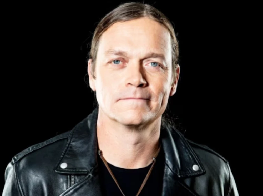 Почина вокалистът на 