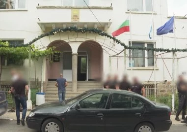 Кмет остава на поста си след присъда за купуване на гласове