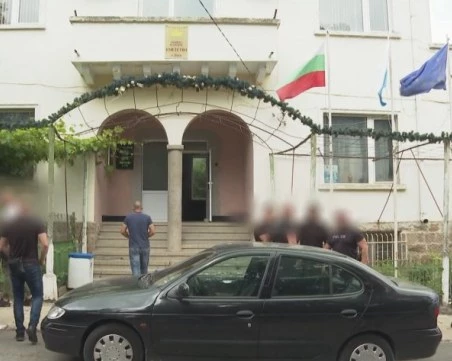 Кмет остава на поста си след присъда за купуване на гласове