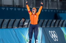 Гаджето на Джейк Пол стана олимпийска шампионка на бързо пързаляне с кънки