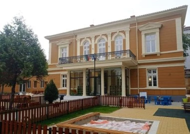 Деца от цялата страна показват своите мечти в изложба в Пловдив