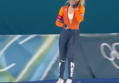 Нидерландската състезателка по бързо пързаляне с кънки Юта Леердам която