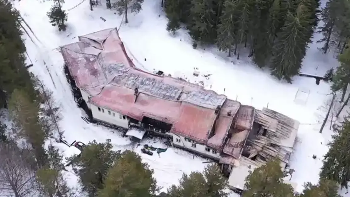 Първи кадри от хижа Петрохан, виждат се следи от пожар
