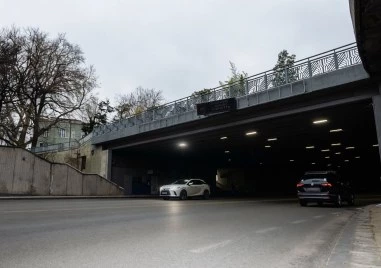 Три нощи затварят подлеза на ул. „Гладстон, ще сменят осветлението