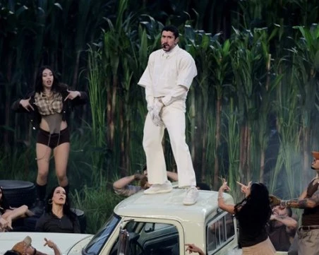 Бед Бъни взриви Супербоул с историческо шоу, латино гордост и силно политическо послание