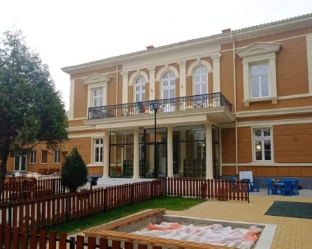 Деца от цялата страна показват своите мечти в изложба в Пловдив