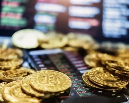 Измами с криптокомпании: КФН засече фалшиви вписвания в Търговския регистър