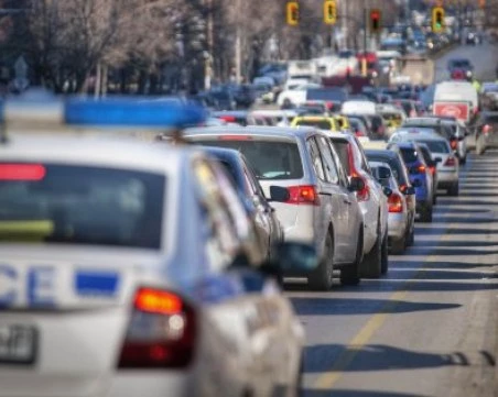 Камион блъсна пешеходец в София, загинал е на място