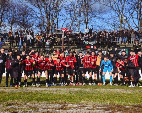 Локо загуби основен бранител за битката с Ботев за Купата