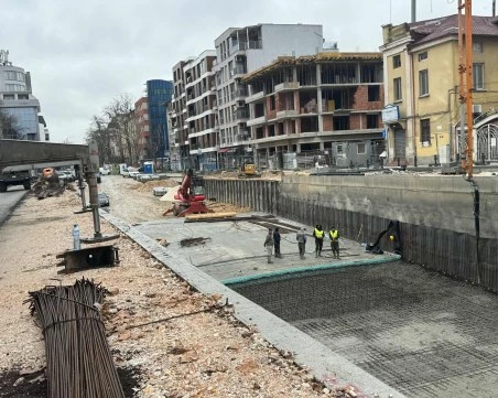 Пускат движението по локалните платна на „Васил Априлов