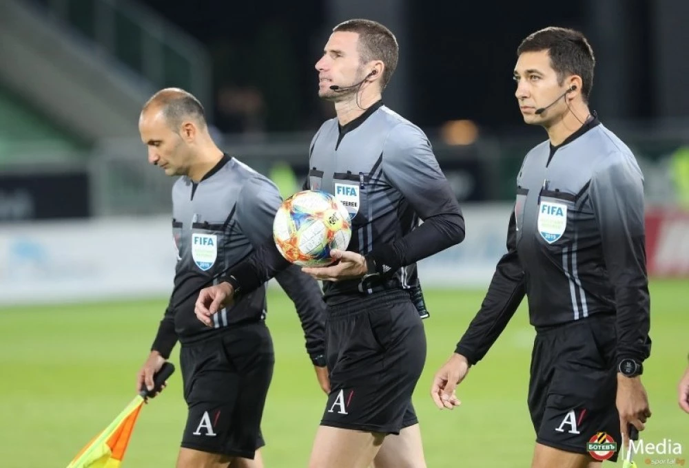 Ботев скочи срещу наряда на Кабаков за дербито, бил нарицателно на компрометираното съдийство