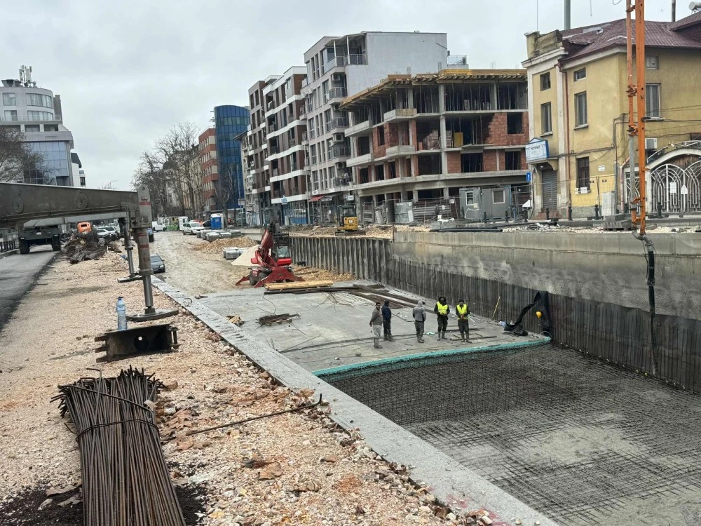 Пускат движението по локалните платна на „Васил Априлов