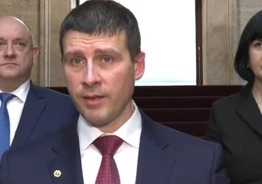 Приключиха консултациите при държавния глава за служебен премиер Ивелин Михайлов