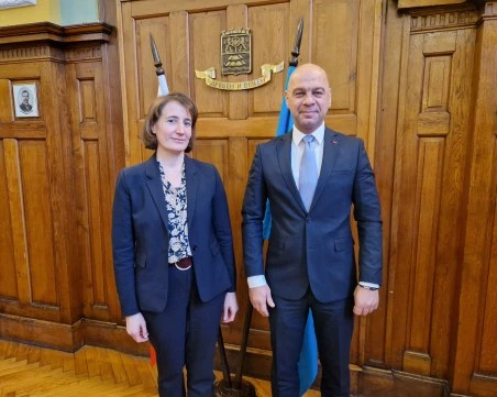 Кметът Костадин Димитров се срещна с новия посланик на Франция у нас Н. Пр. Мари Дюмулен