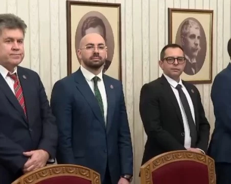От МЕЧ отидоха на консултации при Йотова, но отказаха провеждането им