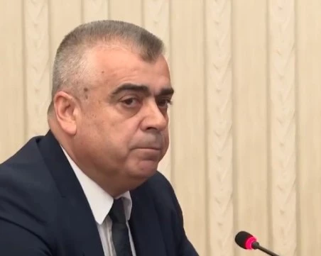 Йотова започна консултации с АПС