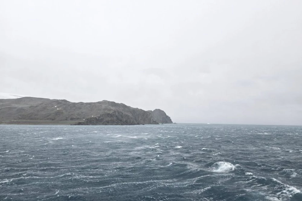 Силна буря удари българската антарктическа експедиция