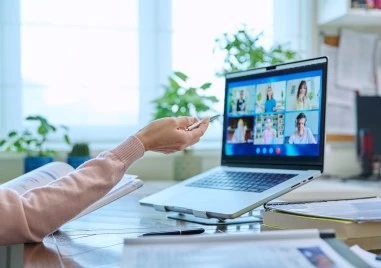 Над 1100 учители от цялата страна ще развиват умения за работа с изкуствен  интелект