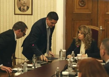 Радостин Василев: Не е морално Йотова да подготвя почвата за партията на Радев