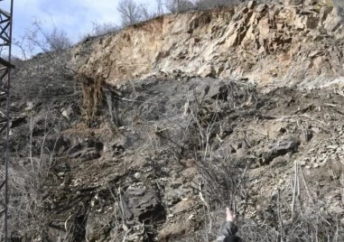Свлачище в района под  Св Марина в село Варвара застрашава обитаеми