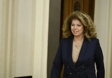 Йотова наложи вето върху промените в Изборния кодекс за ограничаването на секциите извън ЕС