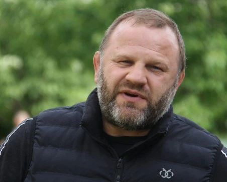 Бившият шеф на ЦСКА Николай Паслар катастрофира пиян и без книжка в София