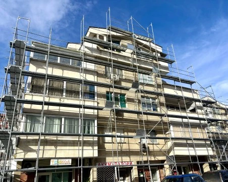 Продължава санирането в Пловдив: Ремонтните дейности в блок № 171 напредват по график