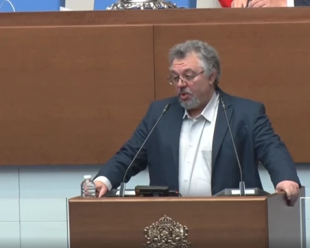 Скандал в Народното събрание – Обвинения в толериране на педофилията след Петрохан и Околчица