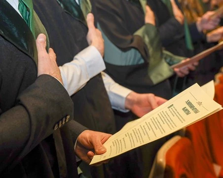 В МУ-София завършва випускът на анестезиолозите