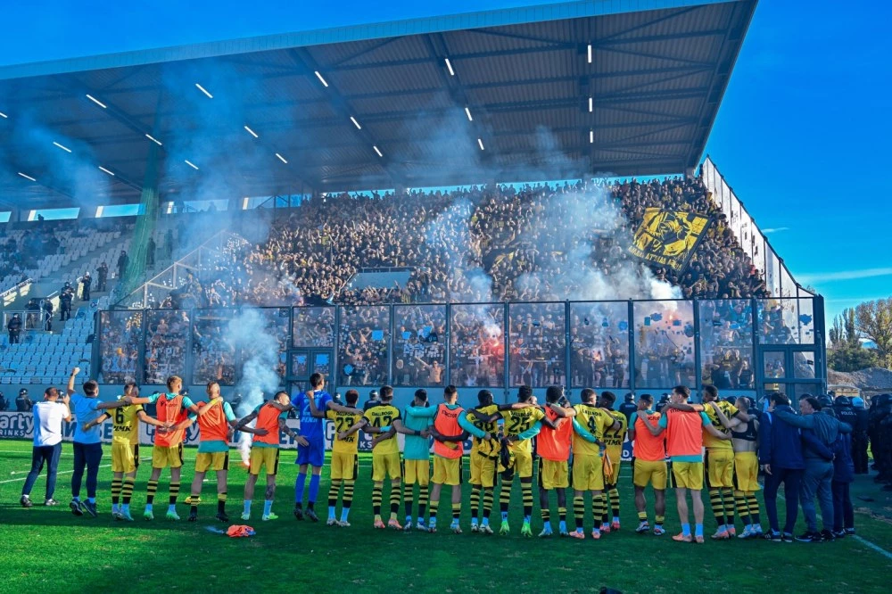 Ботев към феновете: Не се подавайте на провокации, не хвърляйте предмети по терена