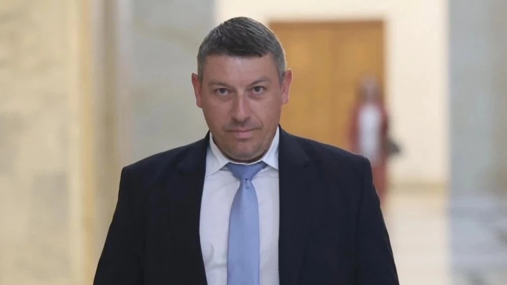 ДАНС не отговори публично имала ли е сътрудници сред мъжете от 