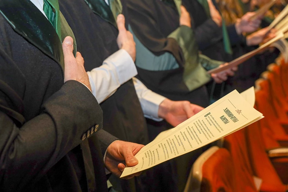 В МУ-София завършва випускът на анестезиолозите