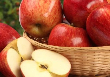 Ябълката е една от най разпространените и лесно достъпни плодове Тя