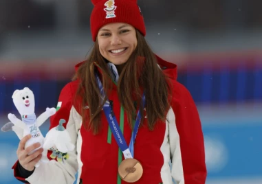 Вчера биатлонистката Лора Христова донесе втори медал за България на