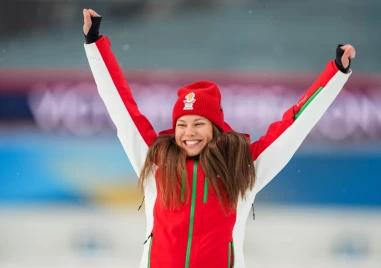 Едва на 22 години лъчезарната Лора Христова донесе може би