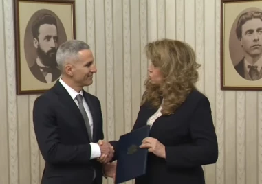 Президентът възложи на Андрей Гюров да състави правителство: Очакваме от вас да защитите всеки наш глас