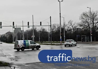 Светофарът на кръстовището на бул Мария Луиза и ул Лев