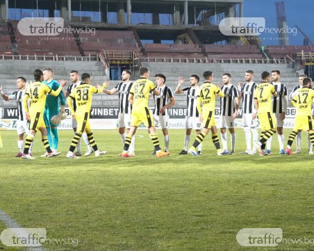 НА ЖИВО: Локомотив - Ботев 1:0, Умарбаев откри за 