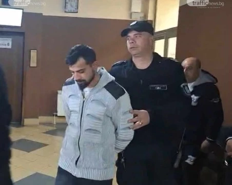 Съдът в Пловдив за пети път остави в ареста собственика на БМВ от зверската катастрофа на АМ 