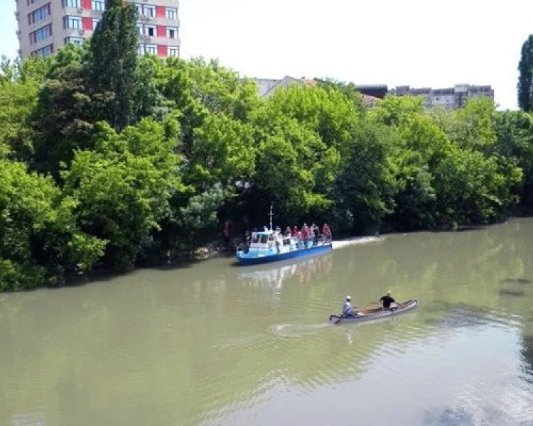 ДНСК: 45 незаконни къщи са построени в държавен имот по поречието на Тунджа
