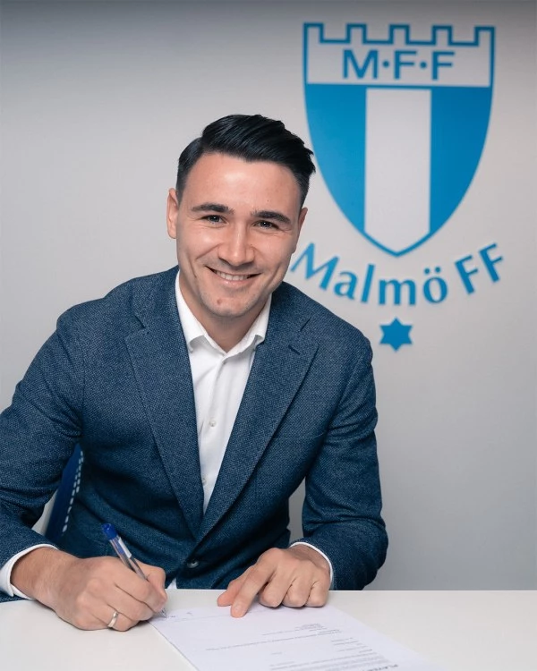 Бивш футболист на Ботев подписа с първия отбор на Златан Ибрахимович