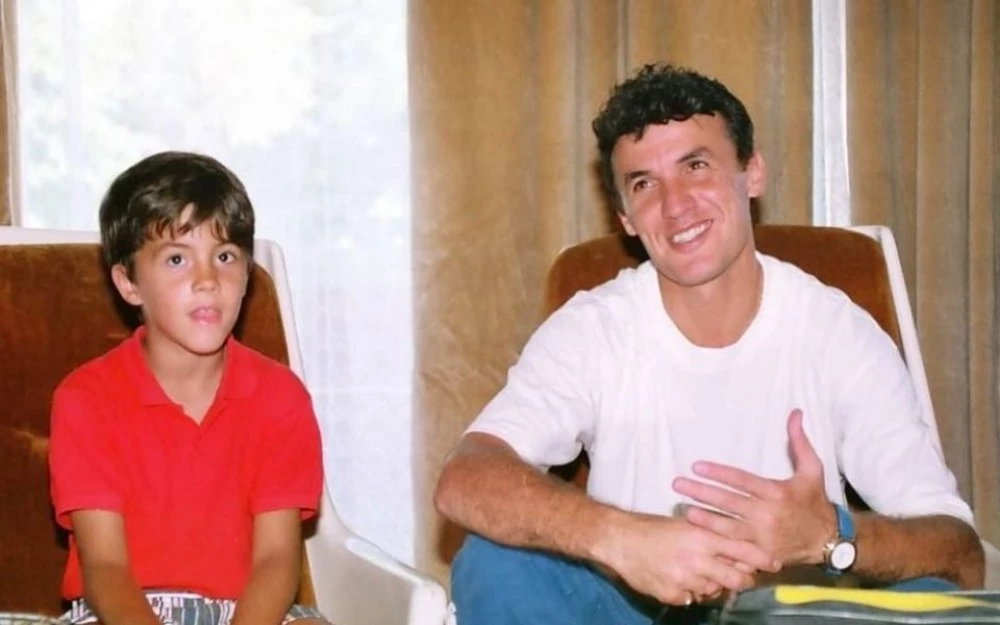 Ники Михайлов на рождения ден на Боби Михайлов: Днес празнуваме теб, и макар болезнено много да ни липсваш