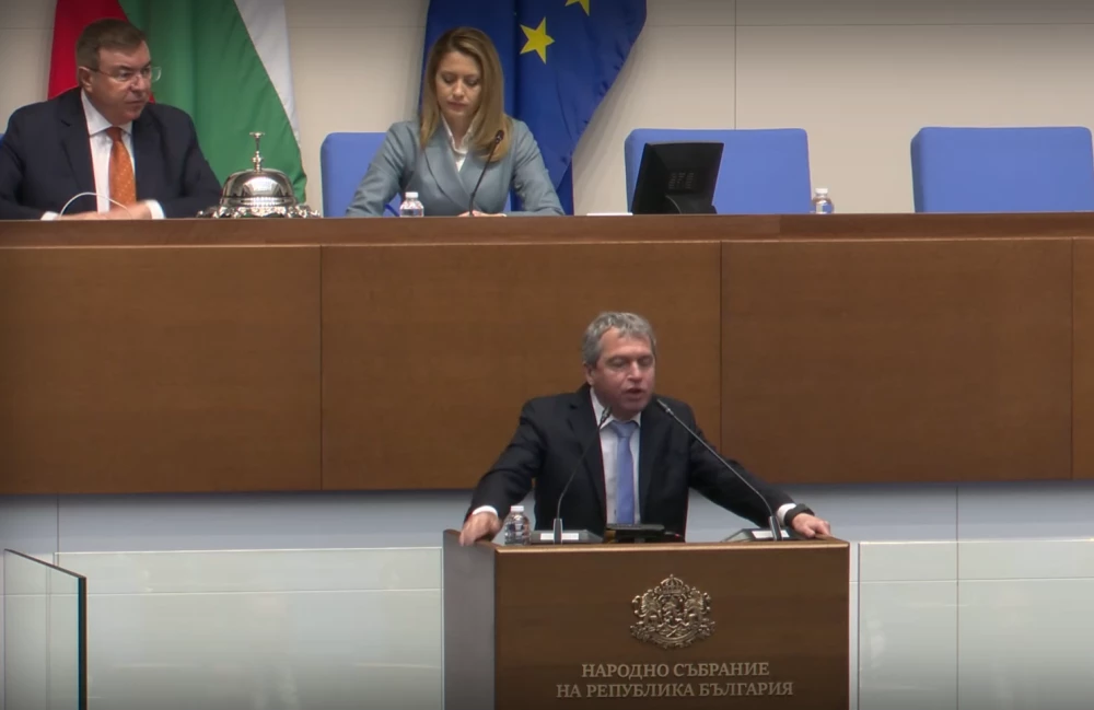 Скандал, обиди и взаимни обвинения в парламента заради трагедията „Петрохан