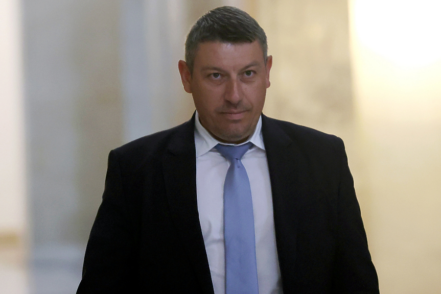 Деньо Денев отрича служители на ДАНС да са ходили или да са били внедрени в хижа 