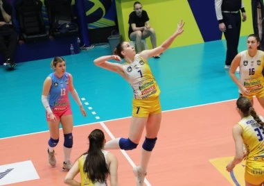 Волейболният шампион на България при жените Марица Пловдив продължава победната