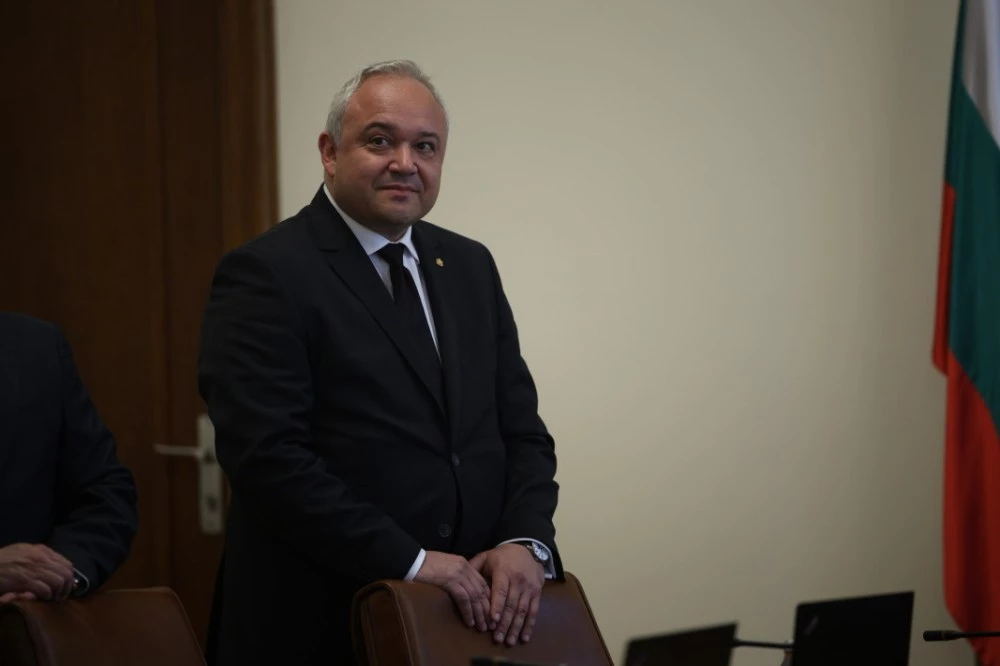 Паралелната реалност на Демерджиев се разпада – ученията с рейнджърите от Петрохан са били по негово време