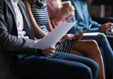 Над 2,4 милиона българи остават извън пазара на труда у нас