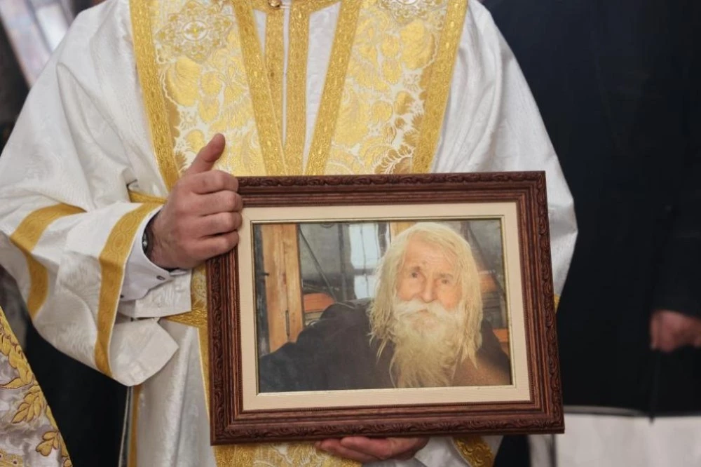 На задушница: Почетоха паметта на дядо Добри – светлият пример за добрина