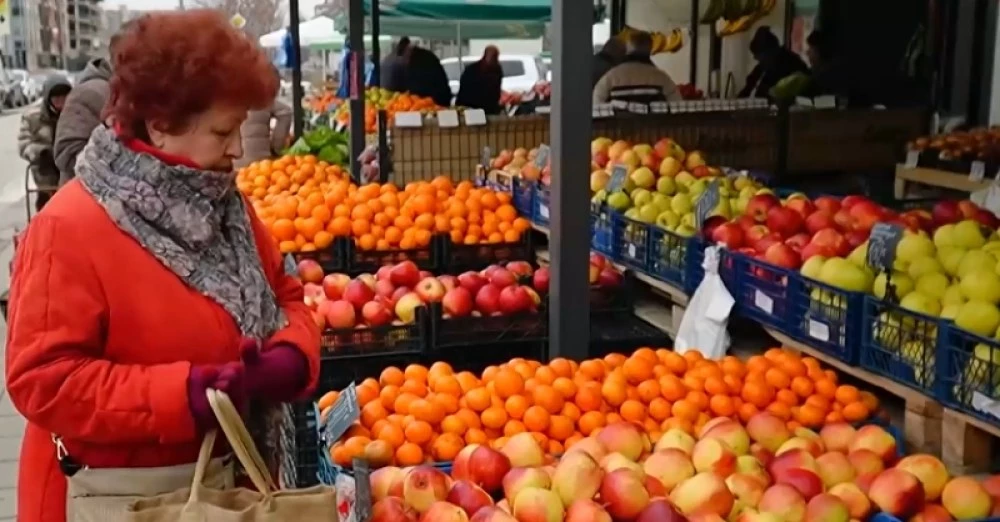 С 30% са поскъпнали плодовете и зеленчуците на пазар в Пловдив, пенсионерка: Фрапиращо е