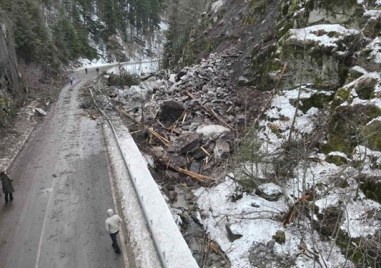 Болни хора са блокирани в Сърница заради затворения път към Велинград